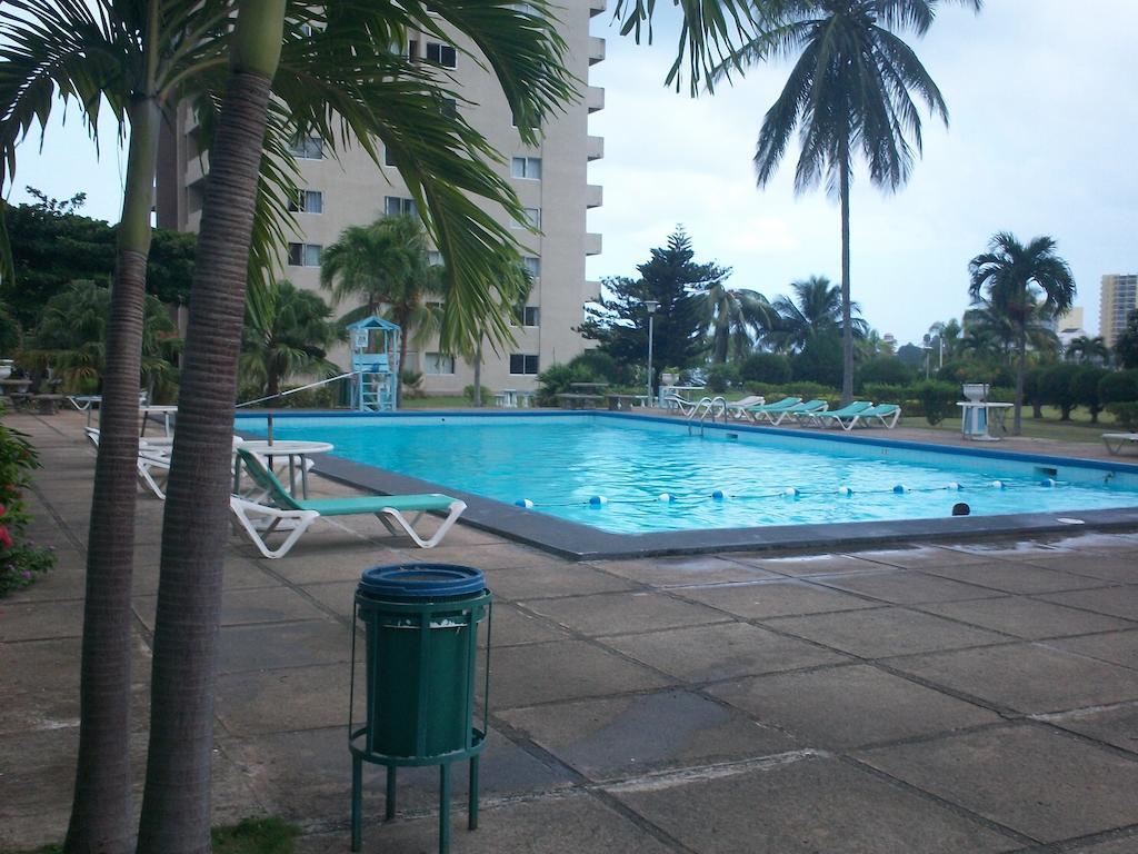 Appartamento Turtle Towers Ocho Rios Esterno foto